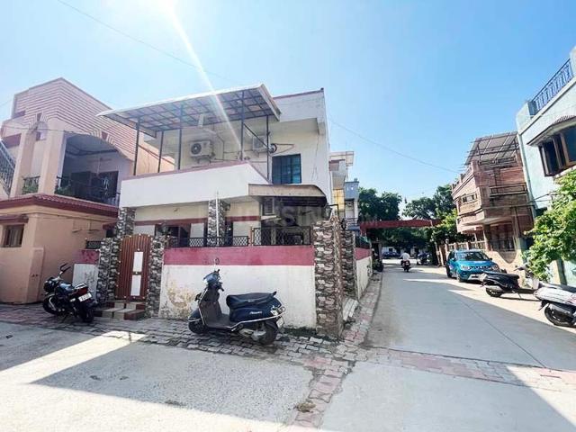 House for sale in Ambavadi, Gujarat
