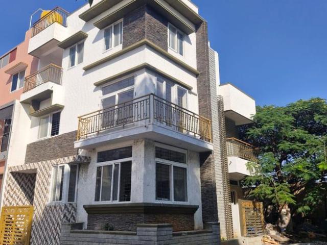 House for sale in Bangalore South, Cox Town - Bangalore