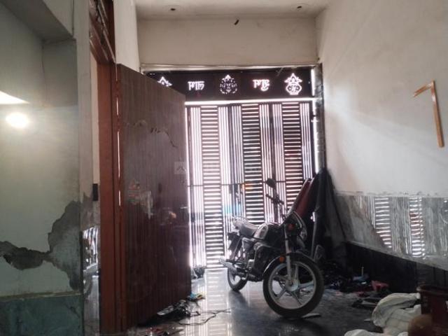 House for sale in North West Delhi, Deri