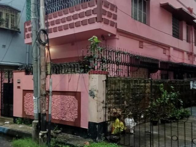 House for sale in Lake Gardens, Kolkata