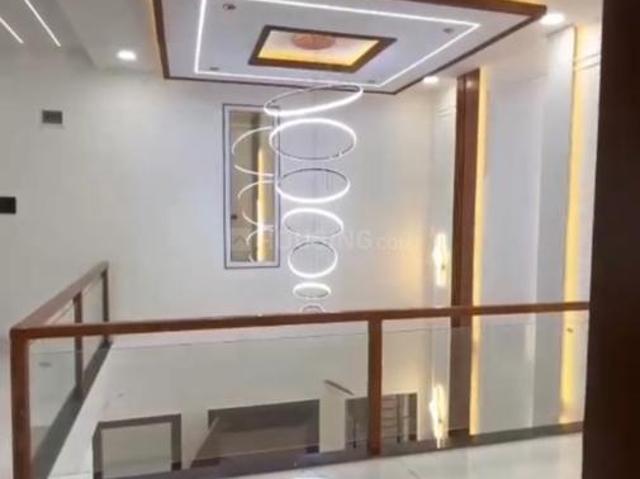 House for sale in Madya
