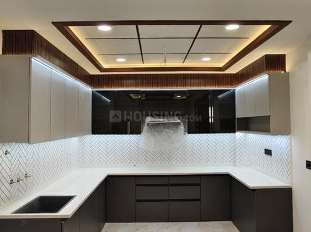 House for sale in Madya