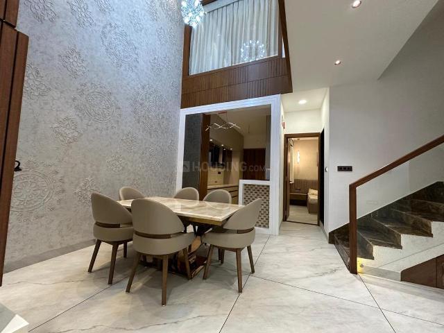 House for sale in Madya