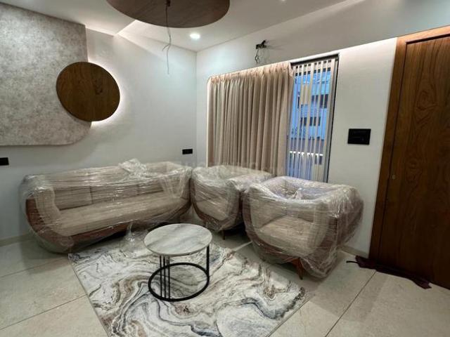 House for sale in Madya