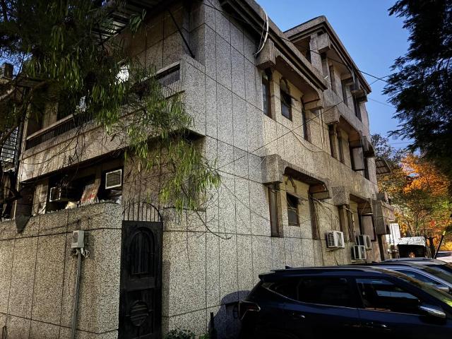 House for sale in South Delhi, Deri