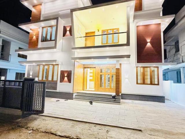House for sale in Thrissur, Kerala