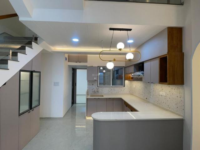 House for rent in Madya