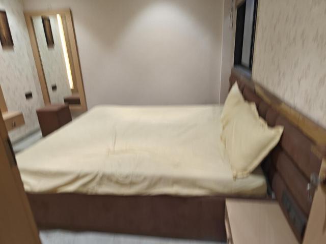 House for sale in Madya
