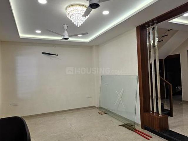 House for sale in Madya
