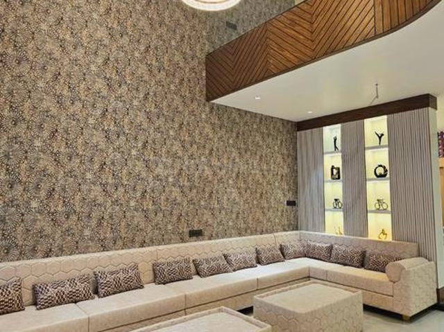 House for sale in Madya