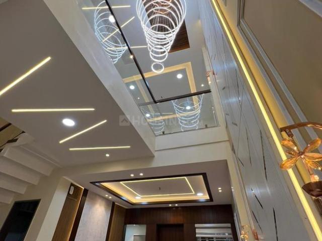 House for sale in Madya