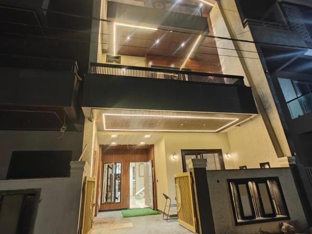 House for sale in Madya