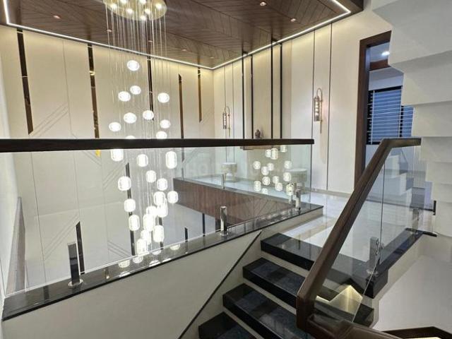 House for sale in Madya