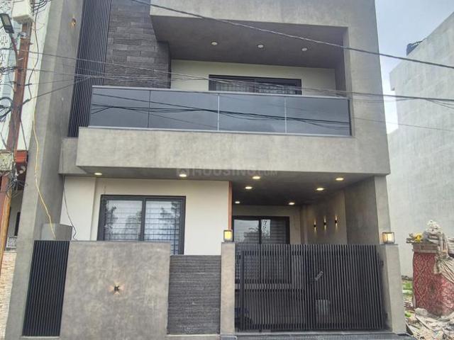House for sale in Madya