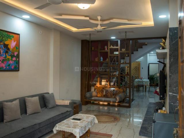 House for sale in Madya
