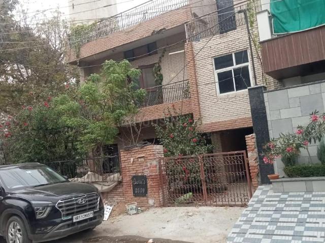 House for sale in Hariana