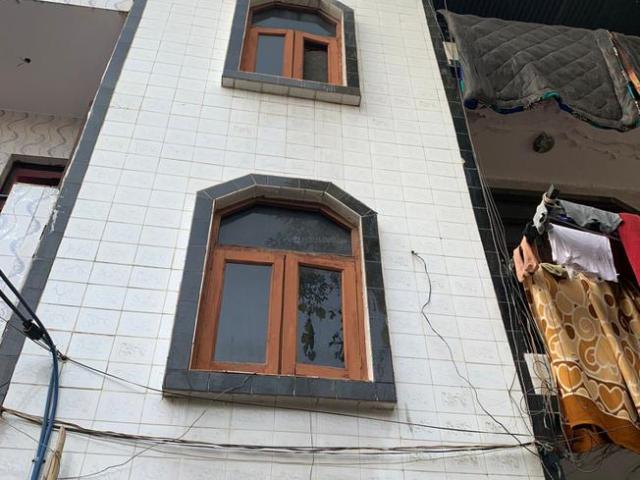 House for sale in North West Delhi, Deri
