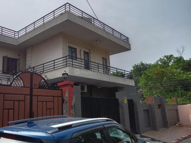 House for sale in Hariana