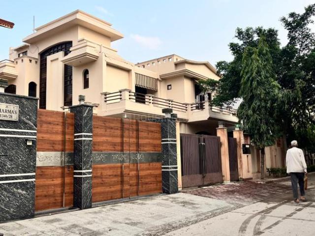 House for sale in Hariana