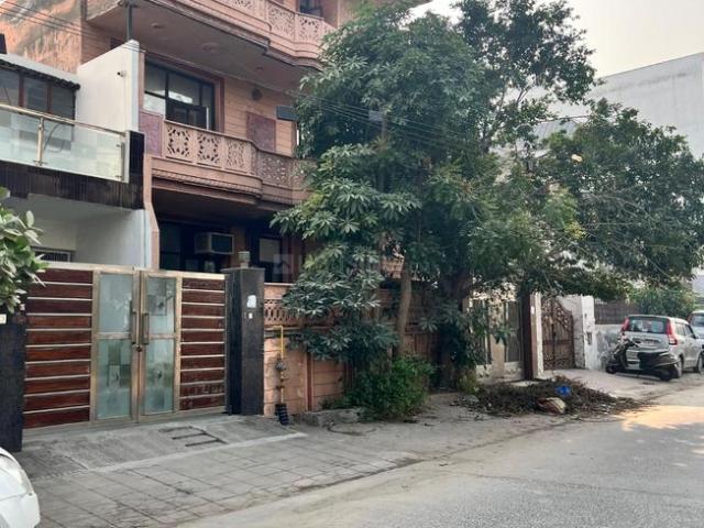 House for sale in Hariana