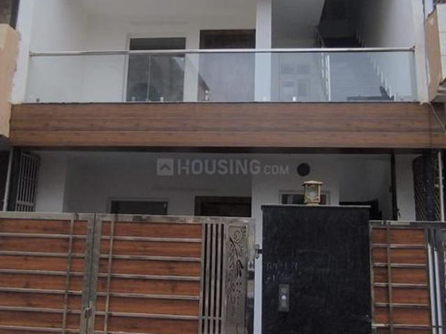House for sale in Hariana
