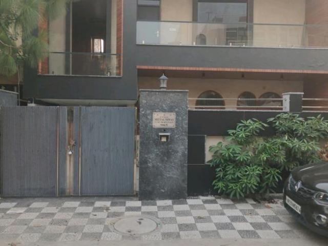 House for sale in Hariana