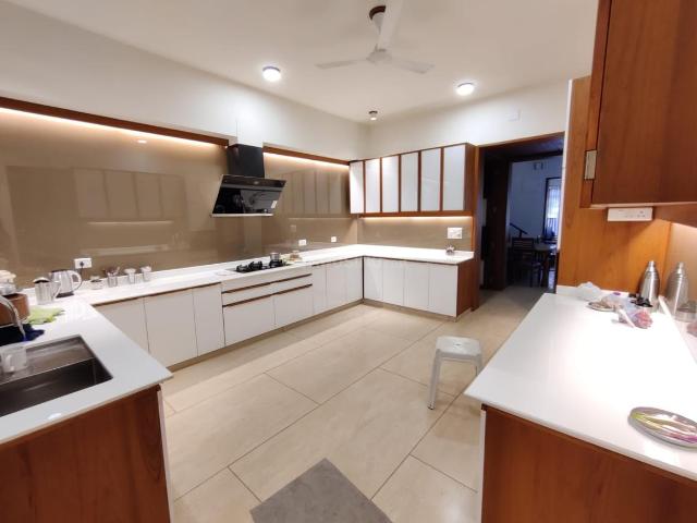 Flat for rent in Sarkhej, Gujarat