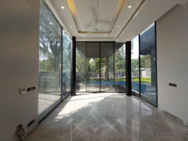 Villa for sale in Deri