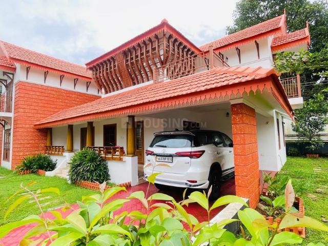 Villa for sale in Aluva