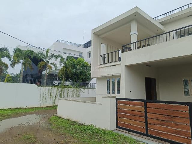 Villa for sale in Aluva, Kerala