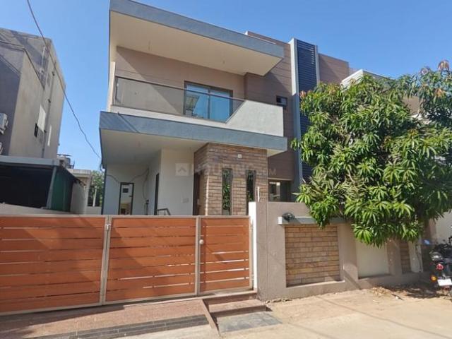 Villa for rent in South Bopal, Ahmedabad