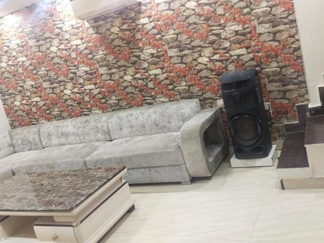 Villa for sale in South West Delhi, Deri