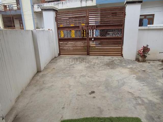 Villa for rent in Basti