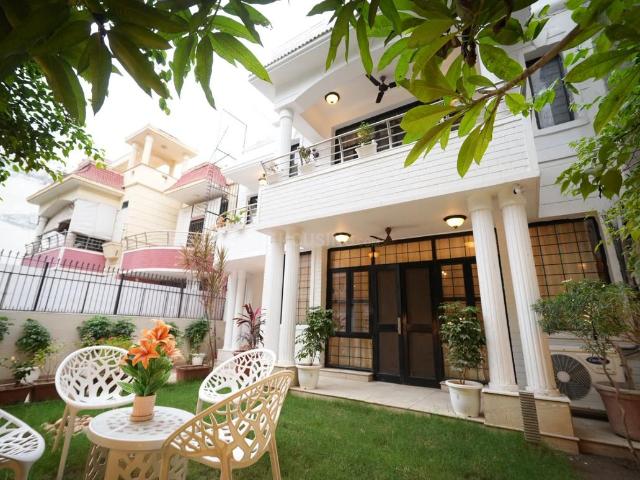 Villa for rent in Sushant Lok III, Gurugram