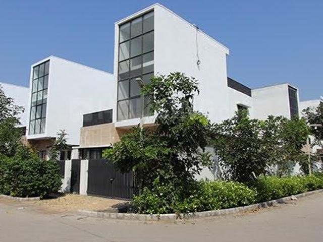 Villa for sale in Madya