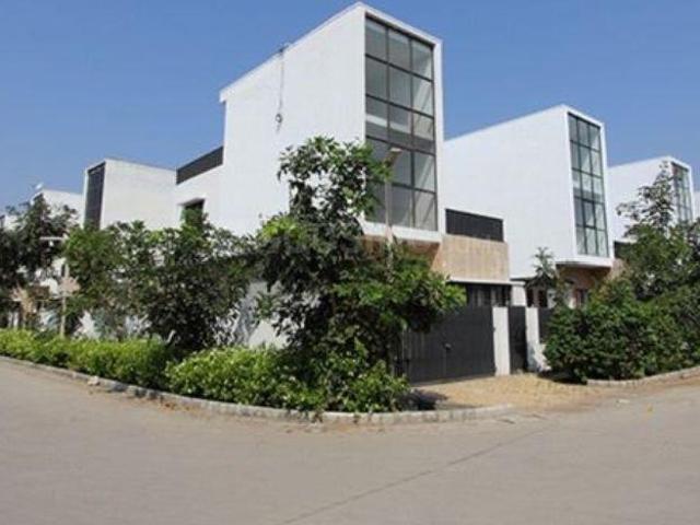 Villa for sale in Madya