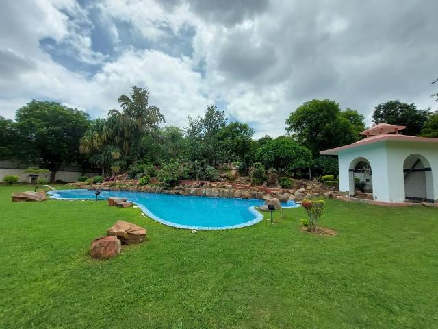 Villa for rent in Deri