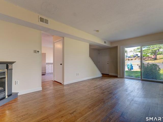 Townhouse for sale in East Haven, Connecticut