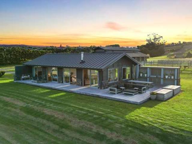 House for sale in Awhitu