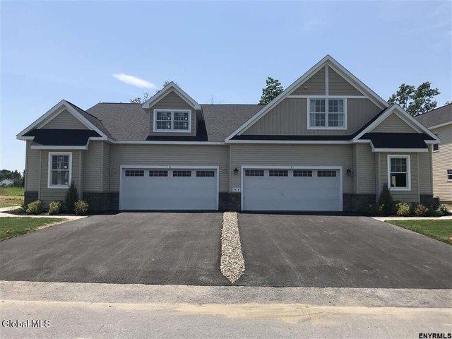 Townhouse for sale in Saratoga, New York