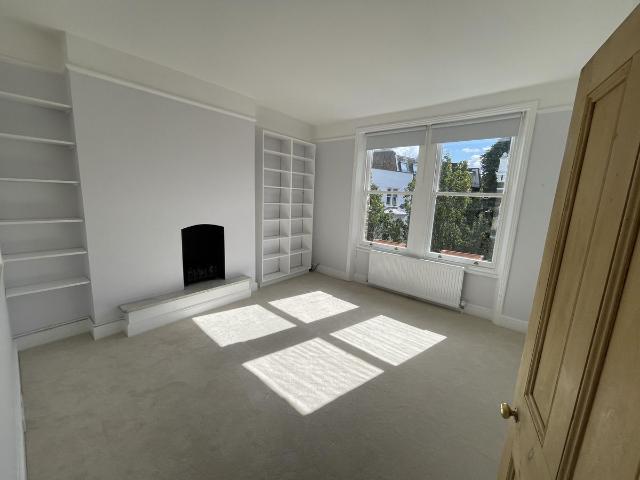 Apartment for rent in Brook Green, Greater London