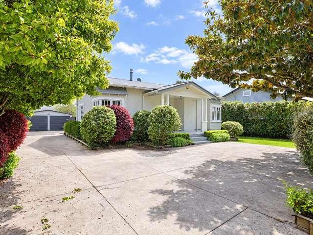 House for sale in Hamilton East, Hamilton City
