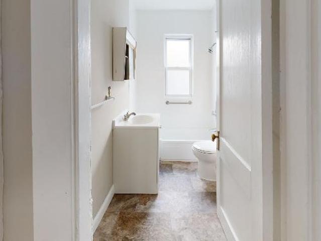 House for rent in Somerville