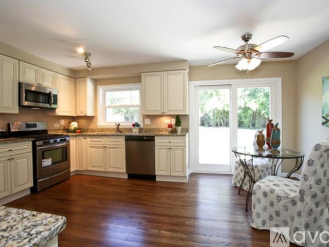 Apartment for rent in Hinsdale