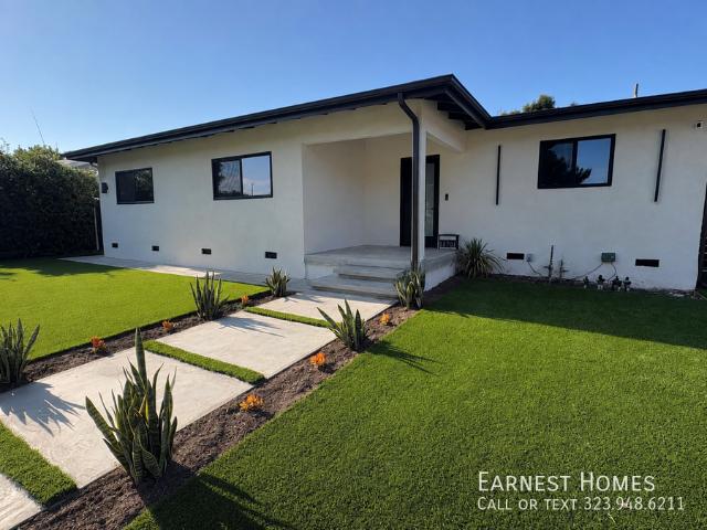 Apartment for rent in Canoga Park, California