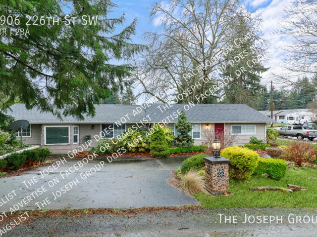 Apartment for rent in Mountlake Terrace