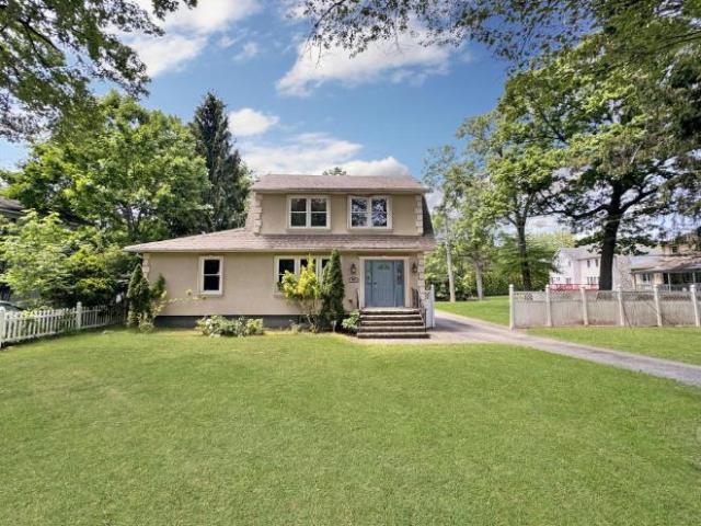 House for rent in Paramus