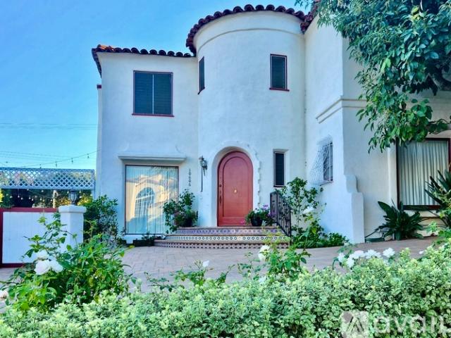 Apartment for rent in Canoga Park, California