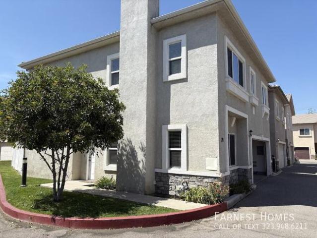 Townhouse for rent in Winnetka