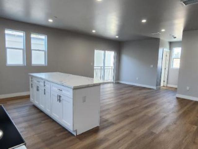 Townhouse for rent in Los Angeles